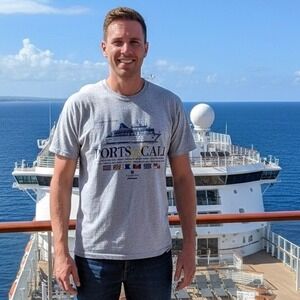 Norwegian Cruise T-Shirt Crew‎ Neck Short Sleeves Crown Flags Gray Large